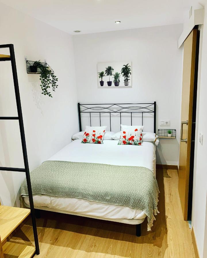 Acogedor Estudio En Pontedeume Apartment Bagian luar foto